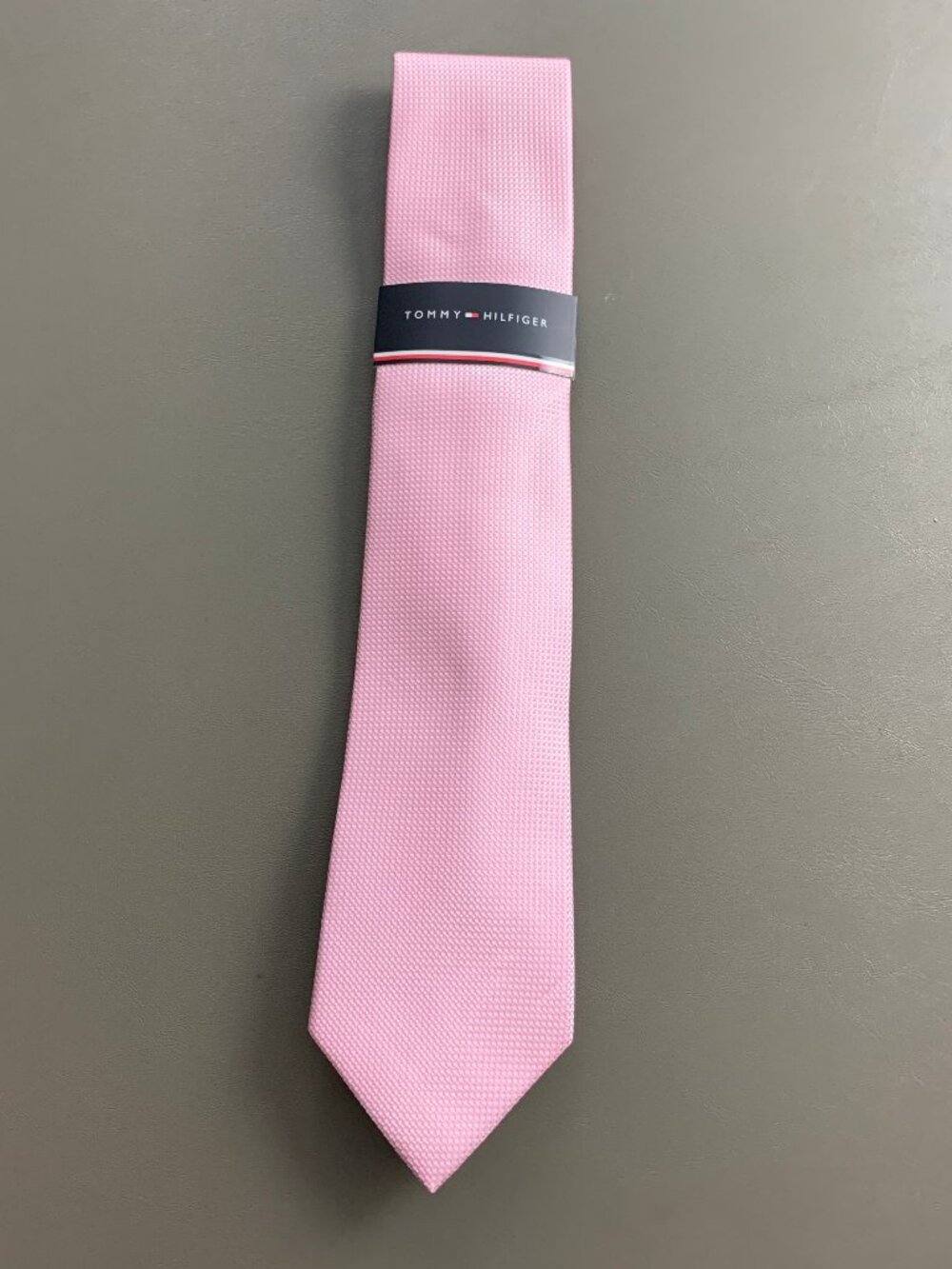 Tommy Hilfiger Men's 3'' Polyester Blend Neck Tie, Pink Marrero Solid, One Size